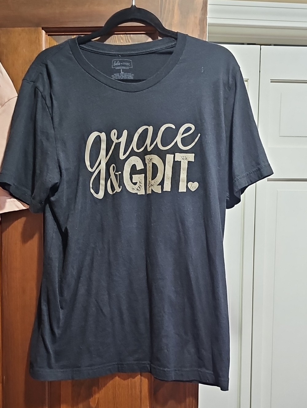 Lulu Mac Grace & Grit Black Graphic Tee Size Large